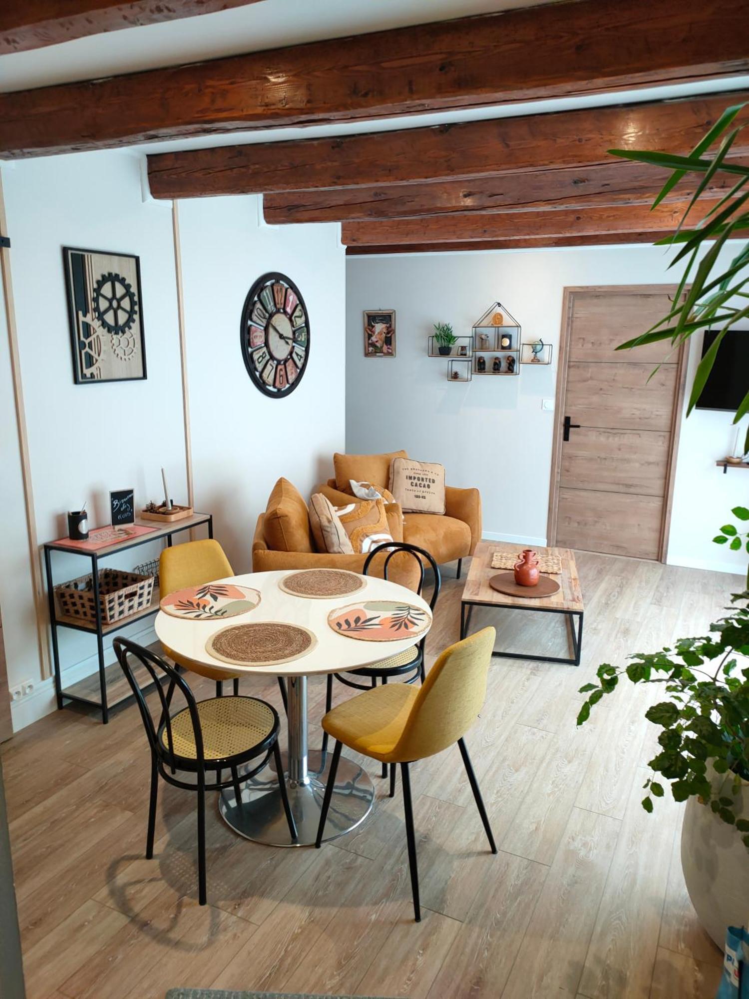 Le Ptit Atelier, Appartement Cosy A Champagnole Bagian luar foto
